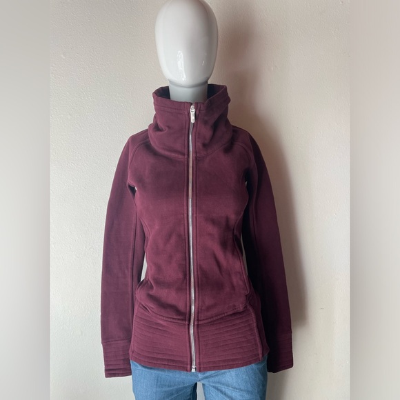 Lululemon Radiant II Full Zip Up Fitted Jacket. SZ 2 Garnet w/Cowell Neck - Picture 3 of 9